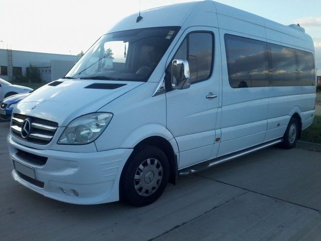 microbuz 16 + 1 locuri